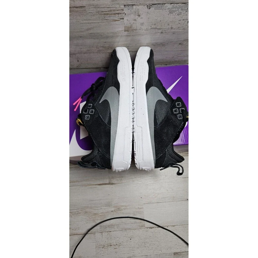 Nike SB Zoom Youth Skate Shoes Black/Pink (FN4210-002) – Size 6Y – New w/ Box